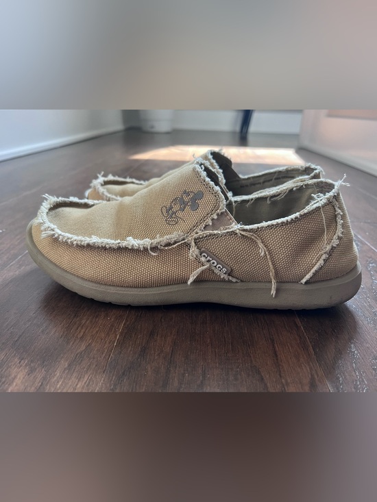 Crocs X Disney Mickey Mouse Santa Cruz Slip On Loafer Khaki Men’s 8 EUC